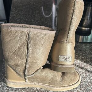 UGG Classic Chestnut Boots gold town, UGGs